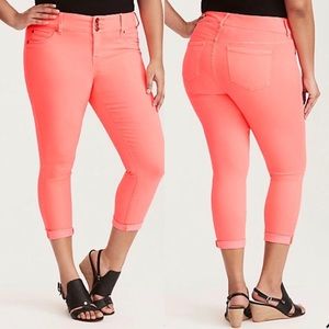 🎉 Sale!! 🛍.  Torrid Cropped Jeggings ❤️💕